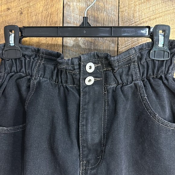 Cotton On Ladies Paperbag High Waist Black Shorts Size 6 - Picture 3 of 8